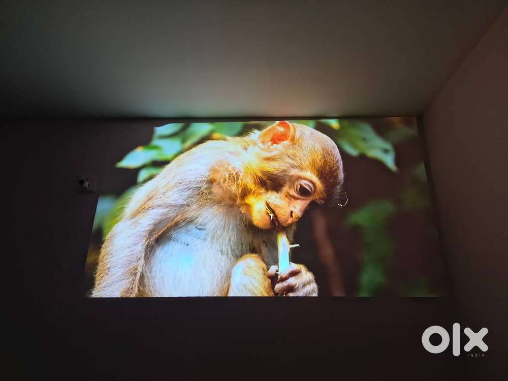 LG Cine Beam 4K UHD projector  4k projector