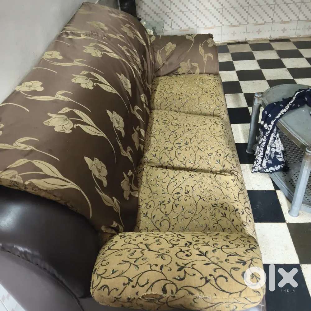 Sofa for sell well conditioned