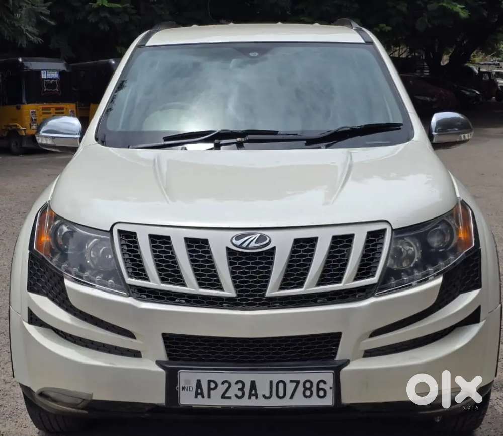 Mahindra XUV500 2013 W8