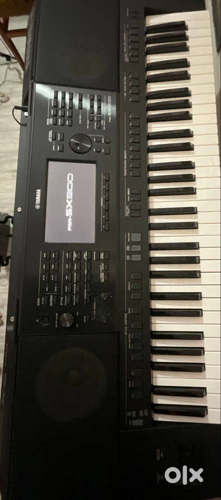 Yamaha PSR-SX900 61-Key Arranger Workstation Keyboard