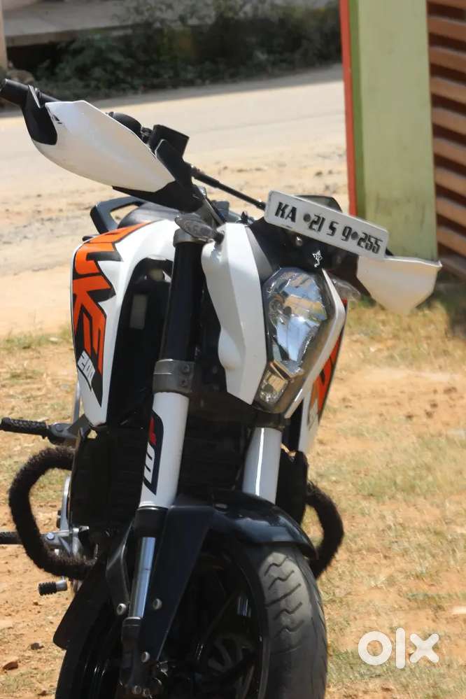 KTM DUKE 200