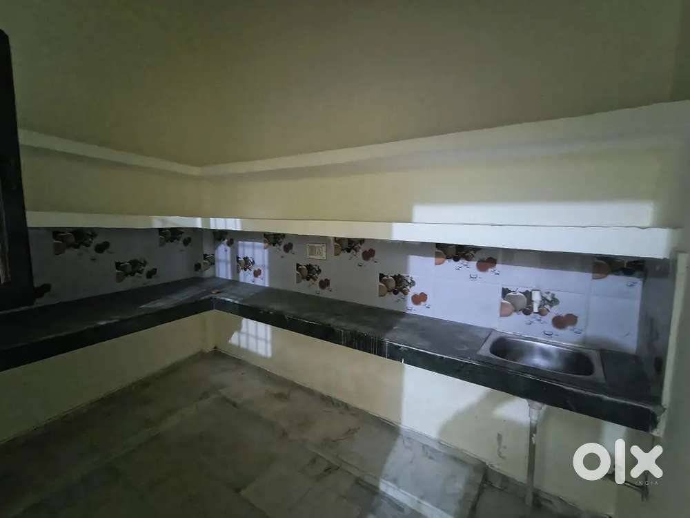 2 rooms separate set in prime location