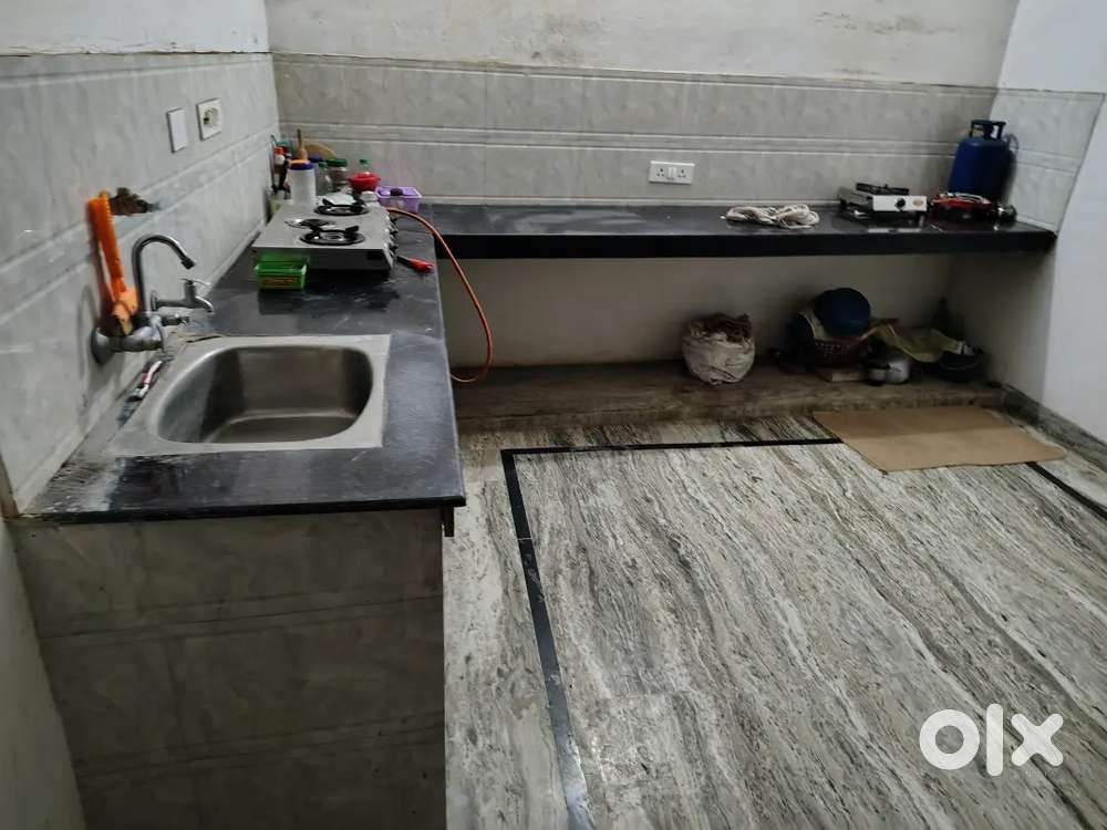 Only family or girls 1 room set available