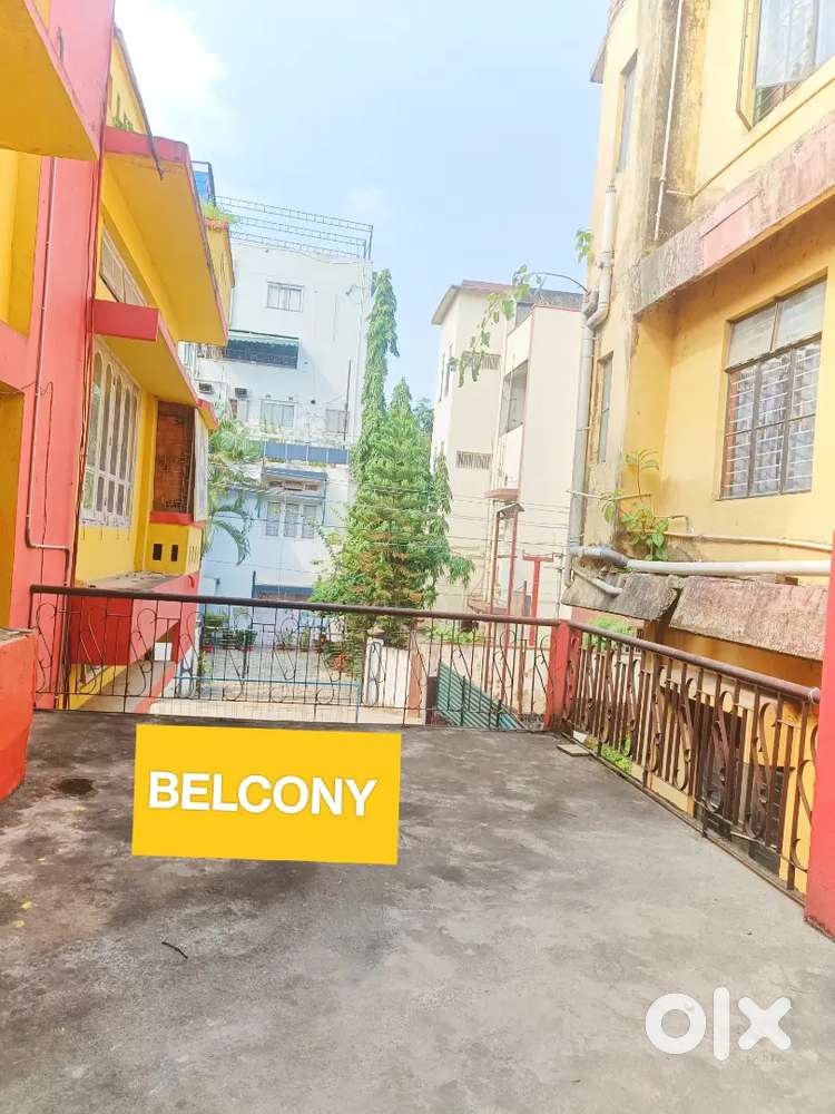 ROOM  FOR FAMILY , STUDENT AND WORKING PERSON NEAR COMMERCE COLLEGE