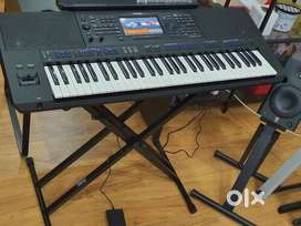 Yamaha PSR SX700 Keyboard - Only used twice