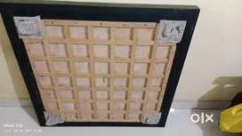 Carrom board