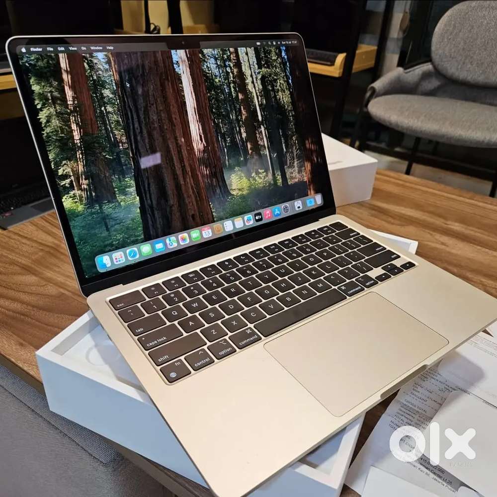 Apple Macbook Air M2, 16GB RAM, 256GB SSD, 13.6 inch