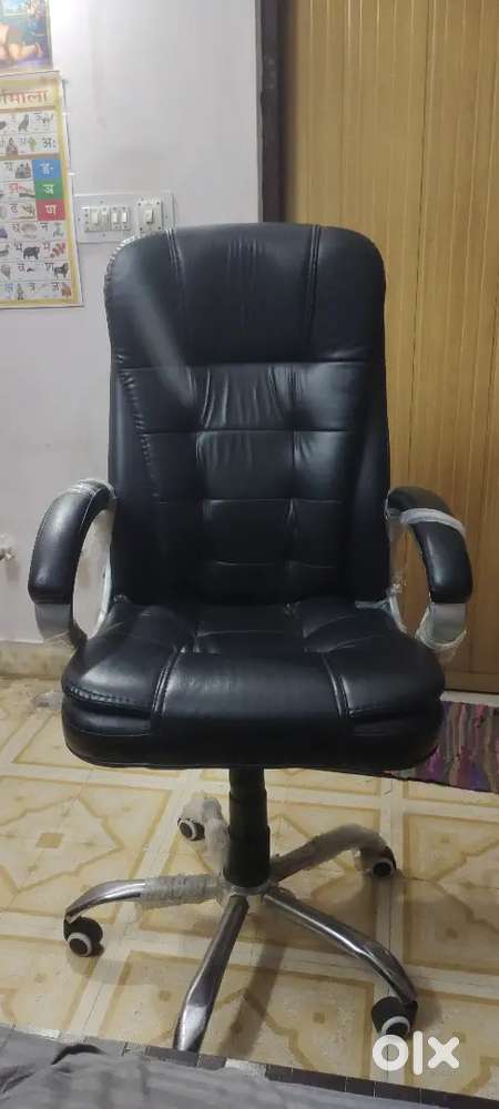 Boss chair New Chair 1 month Old