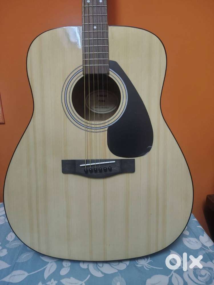 Guitar F280
