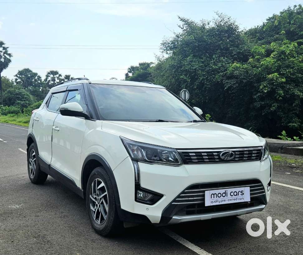 Mahindra XUV300 W8, 2023, Petrol