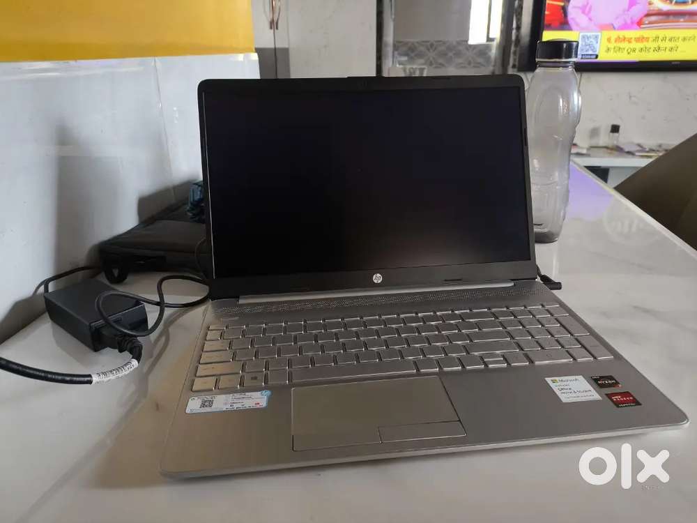 HP laptop with charger and in good condition too