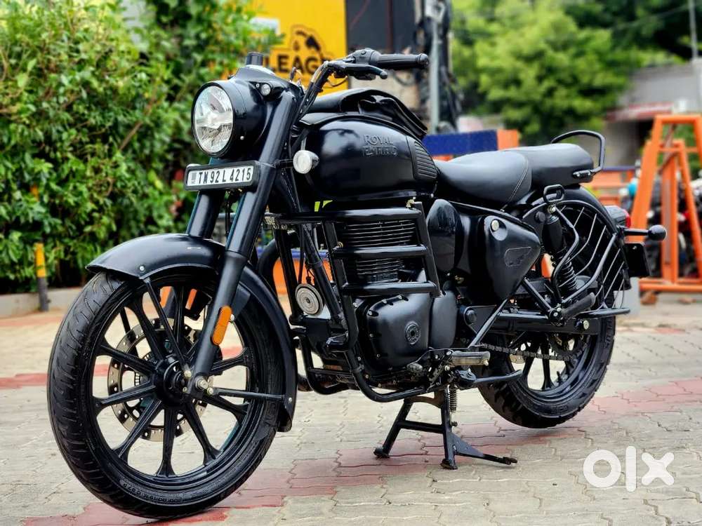 Classic 350 dark variant