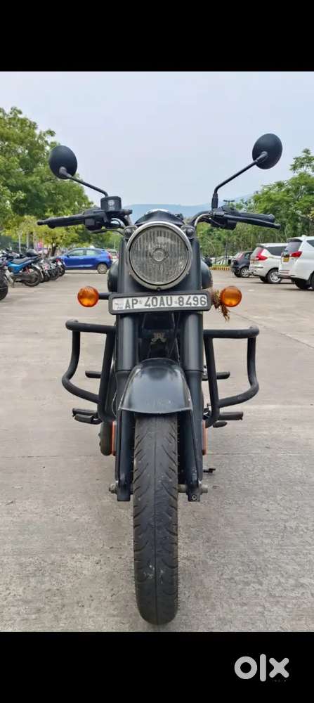 Royal Enfield cassic 350 (Negotiable)
