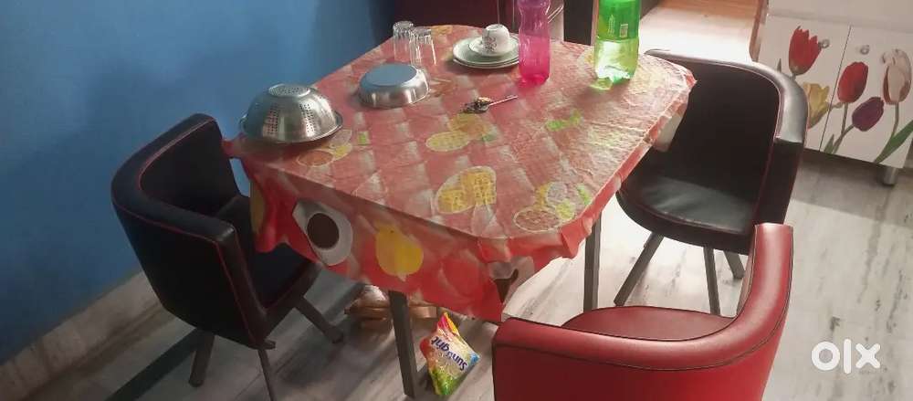 Brand new dinner table.konnagor Master para.