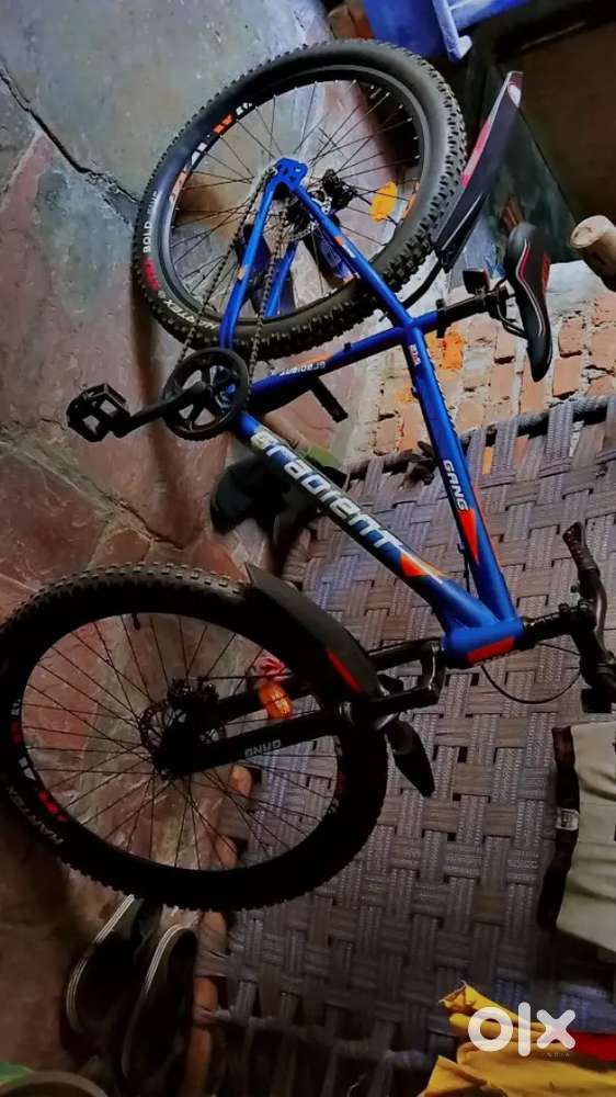 7 Hajar kisi ko chahiye to message kare