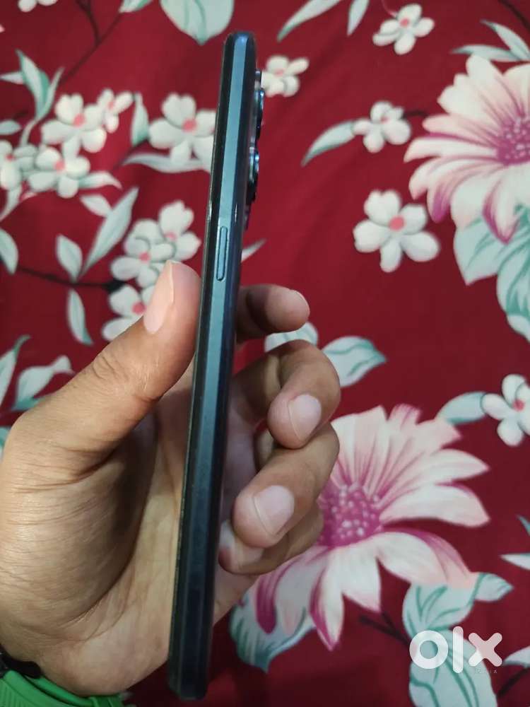9 pro plus 5G phone in very good condition