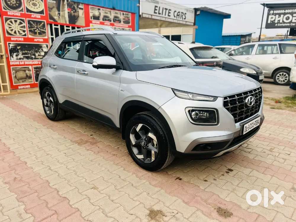 Hyundai Venue 2021 Petrol 19000 Km Driven