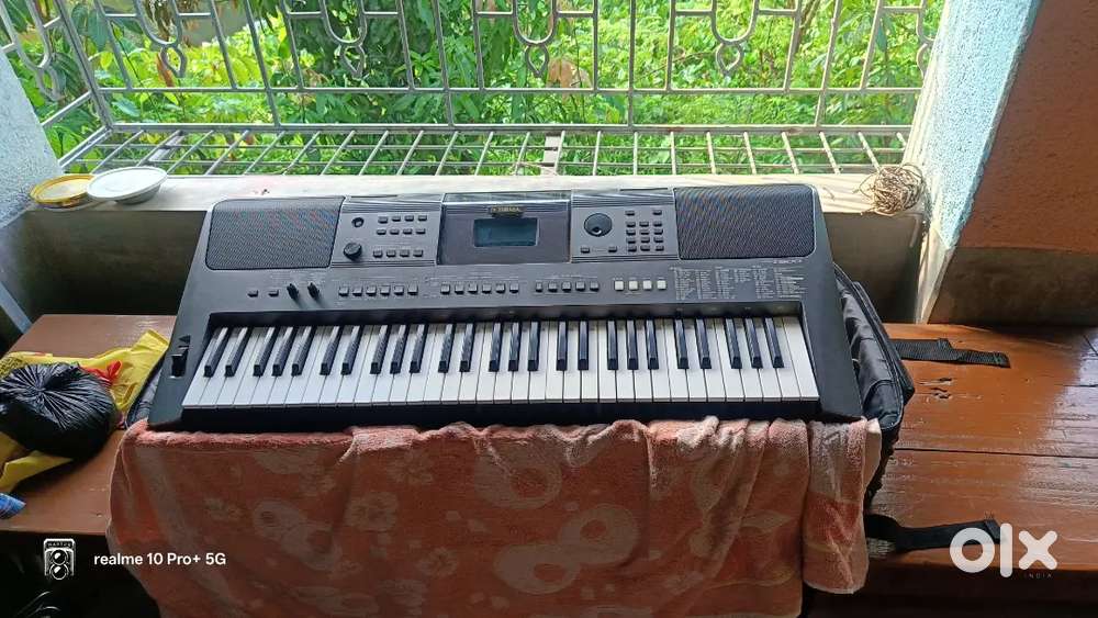YAMAHA PSR I500