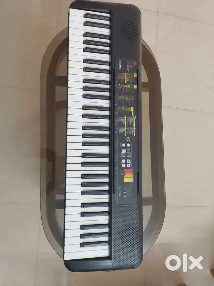 Yamaha PSR-F52 Keyboard,Very urgent sale due to shifting