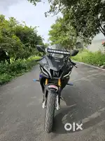 Yahama R15 V4 EDITION