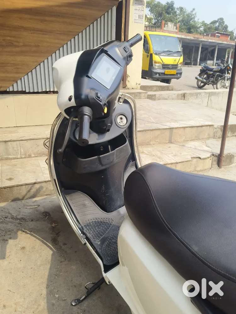 Joy electric scooty with 2 year vorenty city gurdaspur, punjab