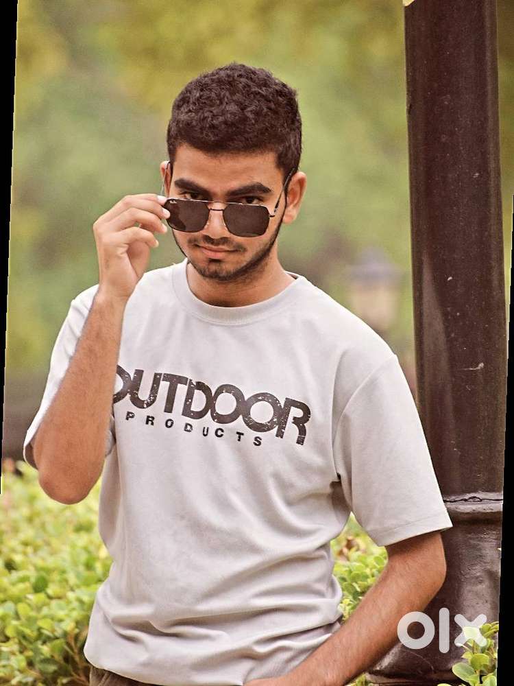 Age 19 , job part time