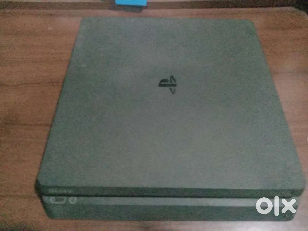 Ps4 slim 1tb and games