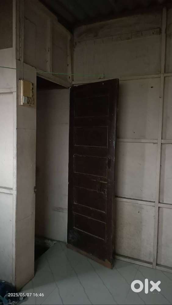 (Single Person Sharing Room) Small Chawl Room in Khar east.
