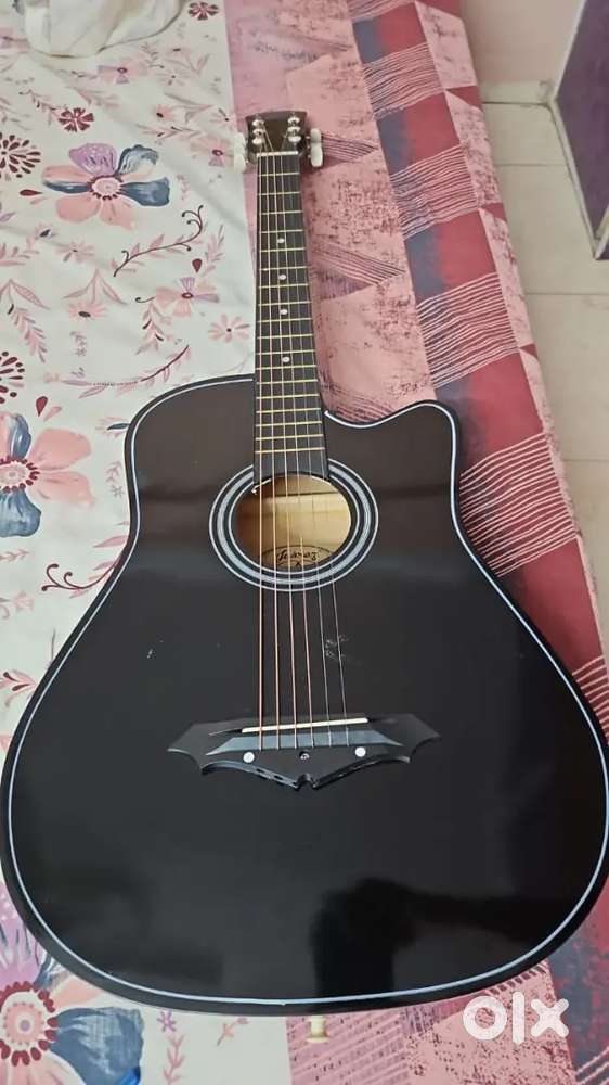 Jourez, acoustic guitar