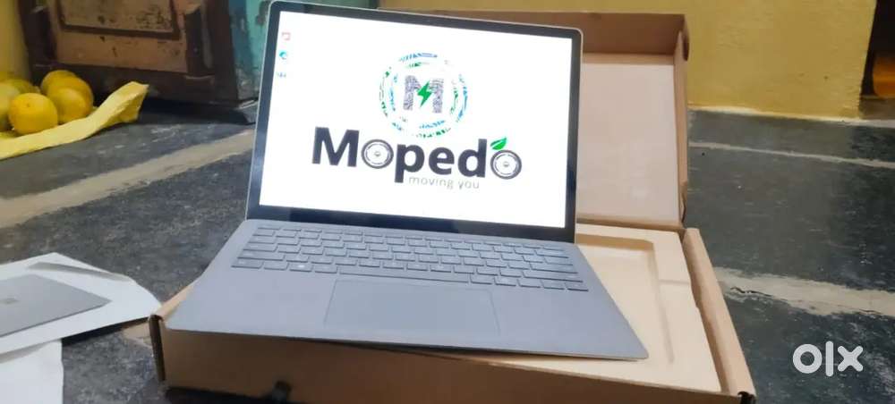 Microsoft Surface Laptop 4 Touchscreeni.511th Gen i5  8GB RAM  256GB