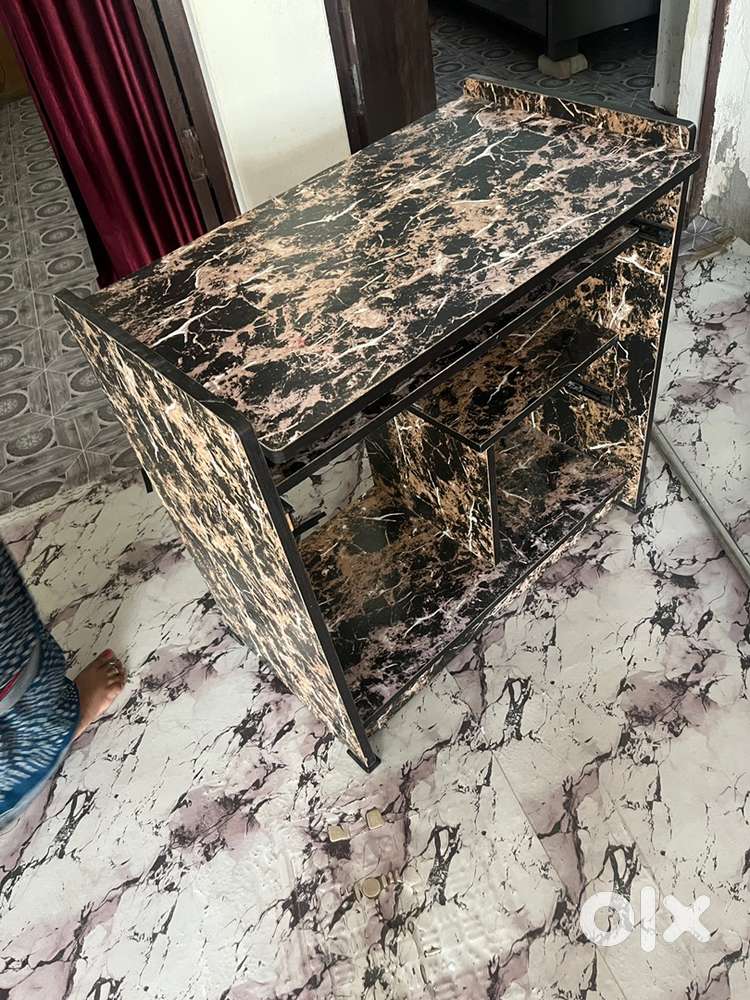 Computer teble