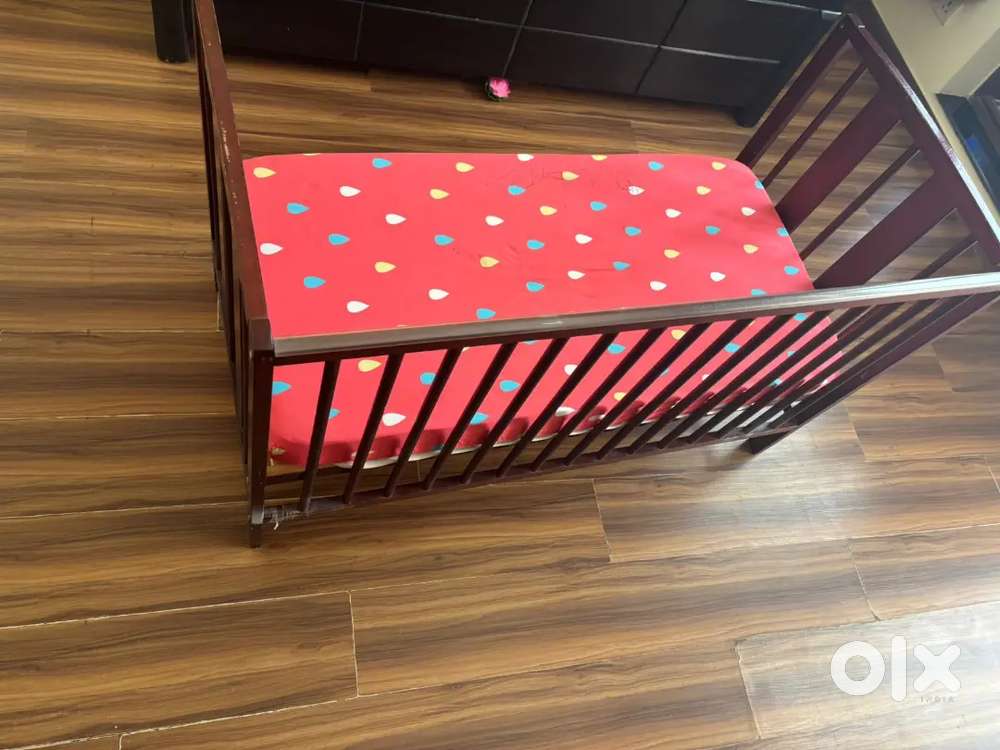 Baby cot for sale