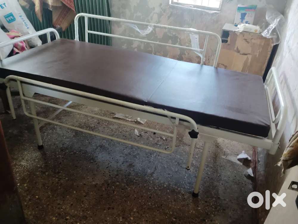 Semi semi follower bed for sale only one week use d