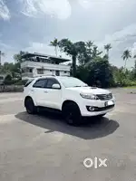 Toyota Fortuner 2015 110000 Km Driven