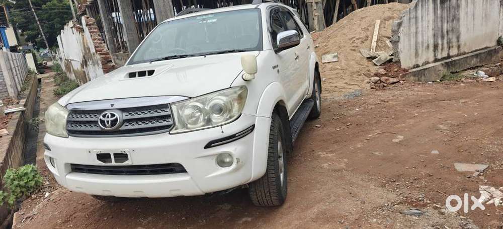 Toyota Fortuner 3.0 4x4 Manual, 2011, Diesel