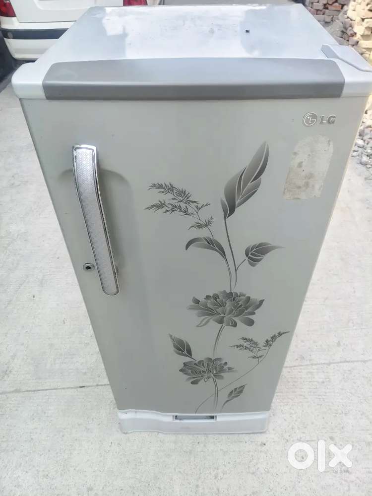 Used second hand fridge available good condition
