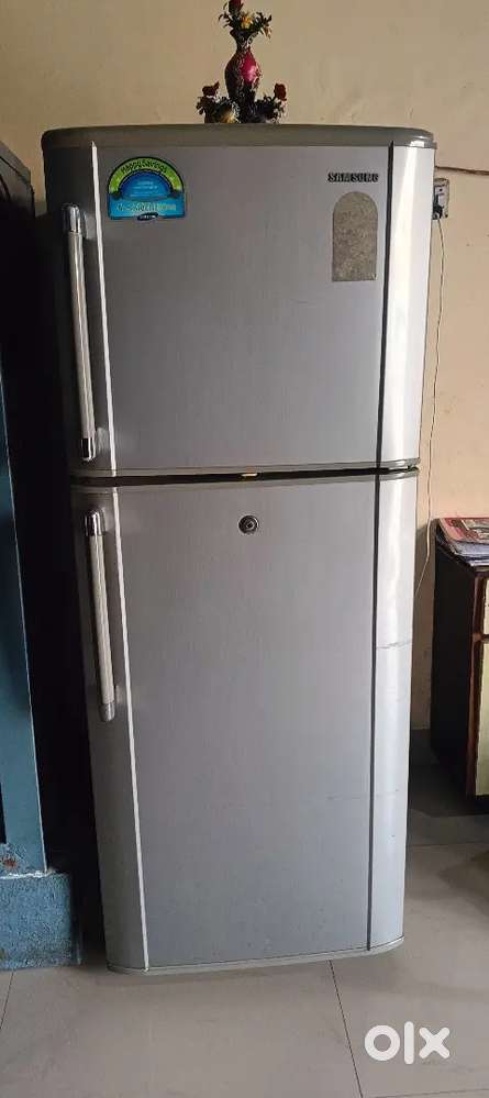 Dual door Fridge only 5500