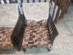 Elegant 3 +2 +1  Wooden Sofa Set in Excelllent conditionondilent Condi