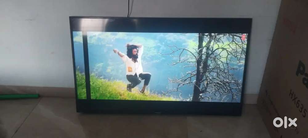 Panasonic 55hx635 small line good condition