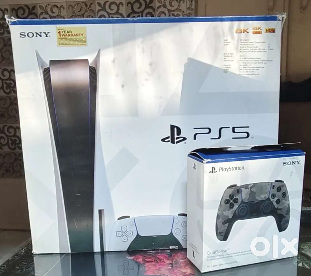 PS5 slim CD variant with 9 CD Games, 2023, with extra controler