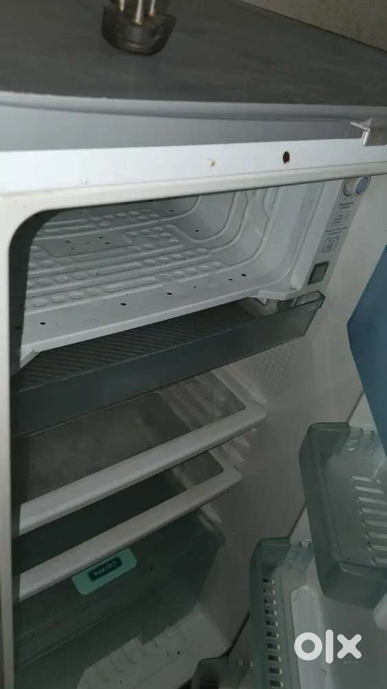 Very good condition Samsung fridge selling for money problem
