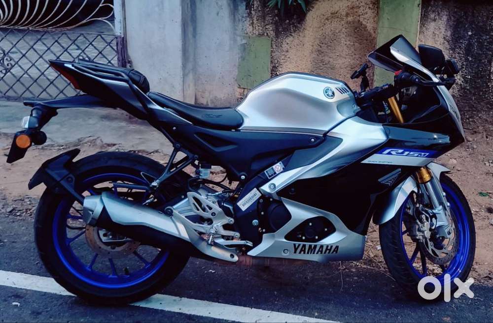 R15 v4 yamaha
