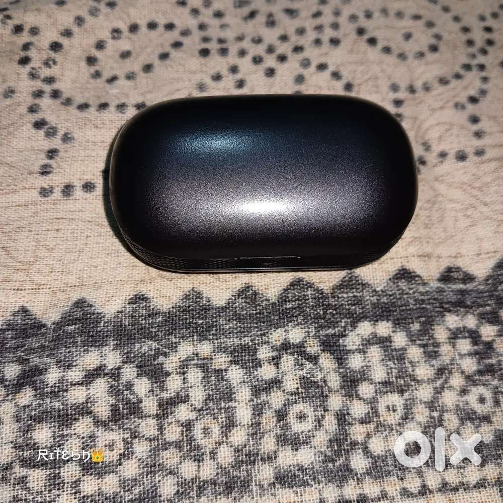 Boult Y1 pro black colour