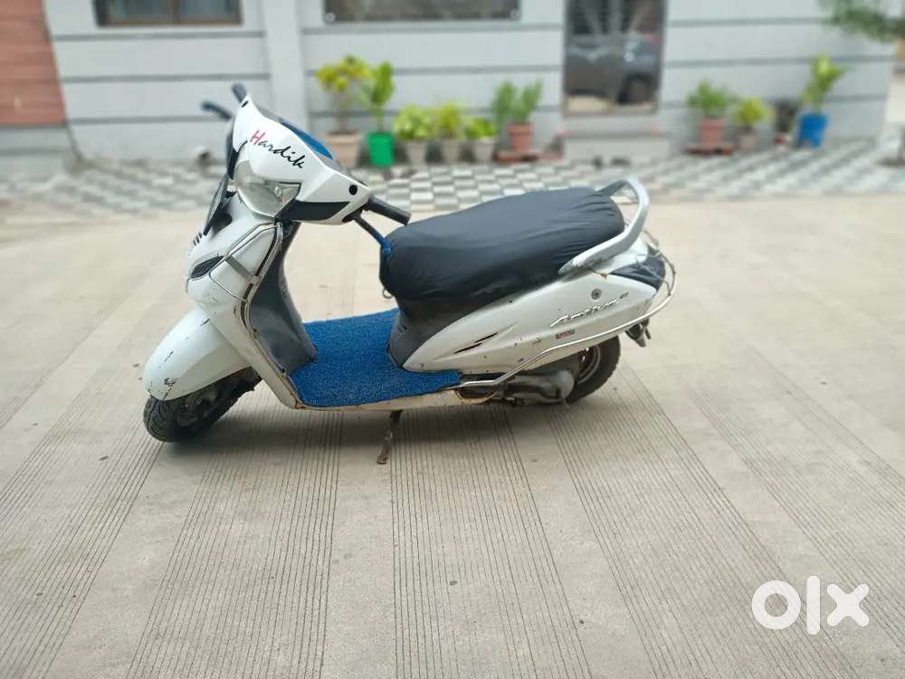 Only genuine person please call me  scooty is pure original.
