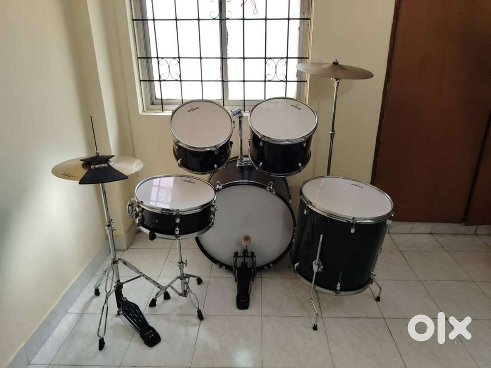 Jinbao Black 5-Piece Acoustic Drum Set with Mute Pad