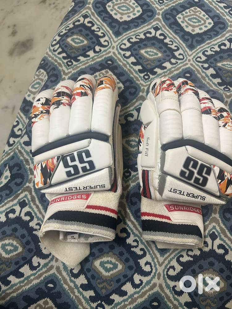 righty batting gloves