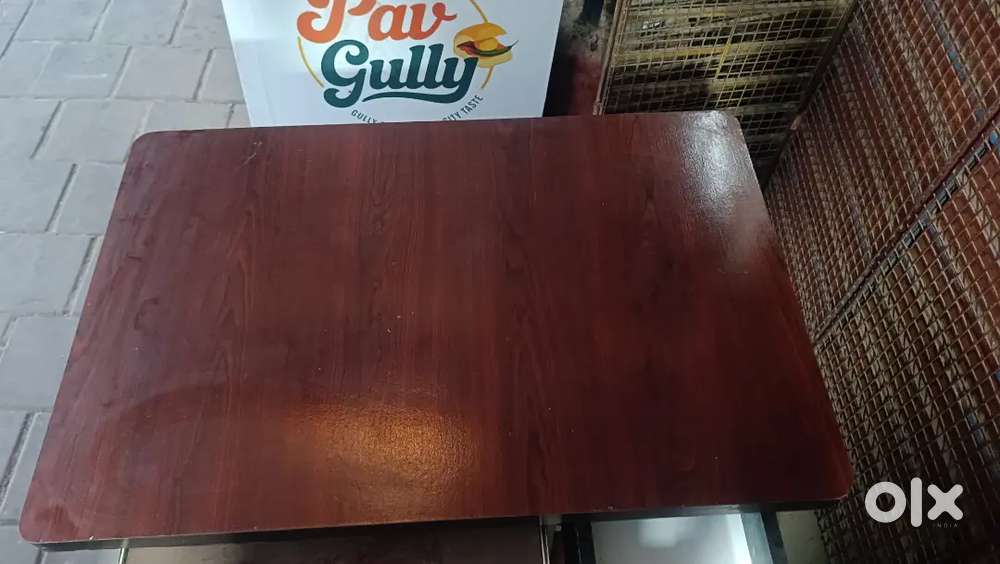 Computer Table. New conditoon