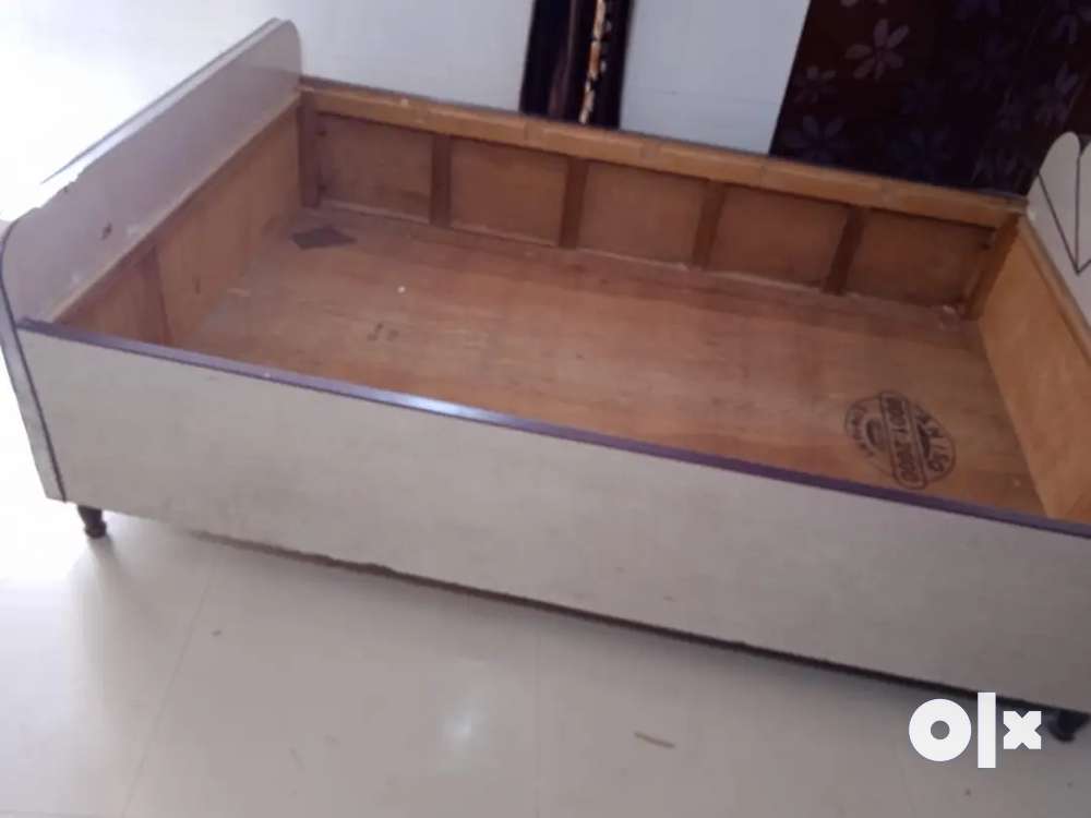 Wooden box bed 4x6