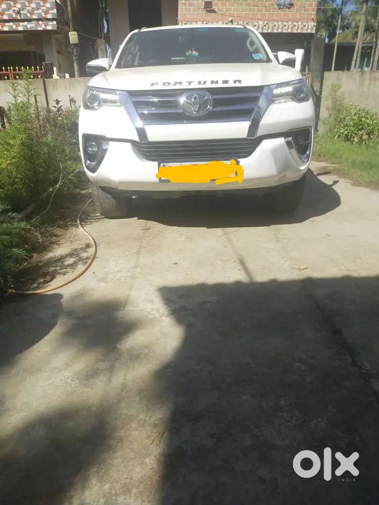 Toyota Fortuner top model november 2020 Diesel 50000 Km Driven.