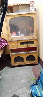 Show case ,5 year old , space where lots of things kept